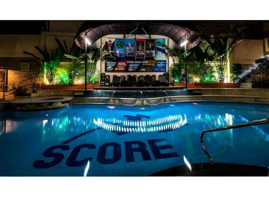 Score Birds Hotel Angeles Exterior photo